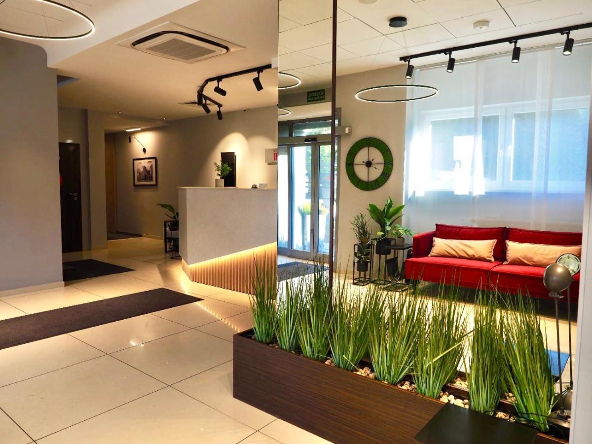 Iness Hotel Lodž Exteriér fotografie