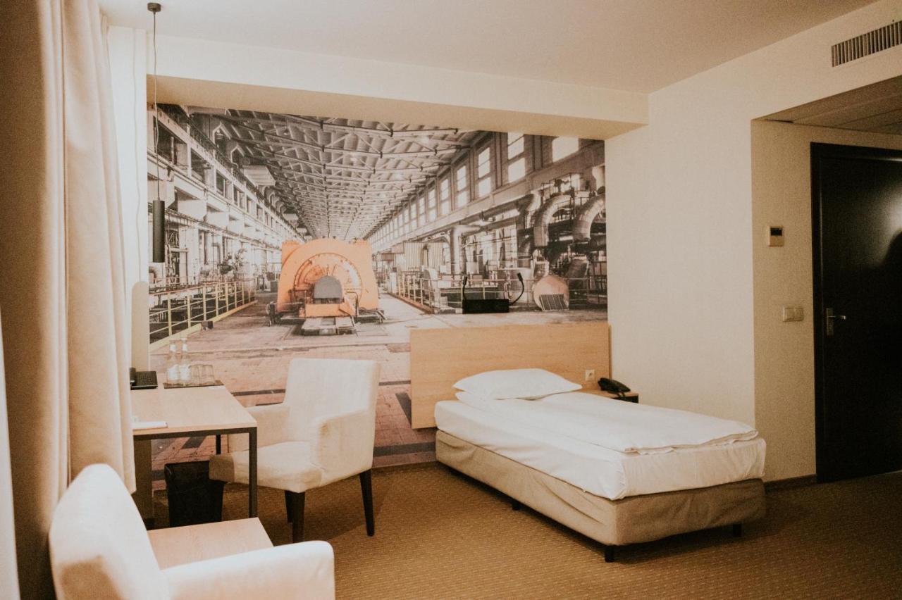 Iness Hotel Lodž Exteriér fotografie
