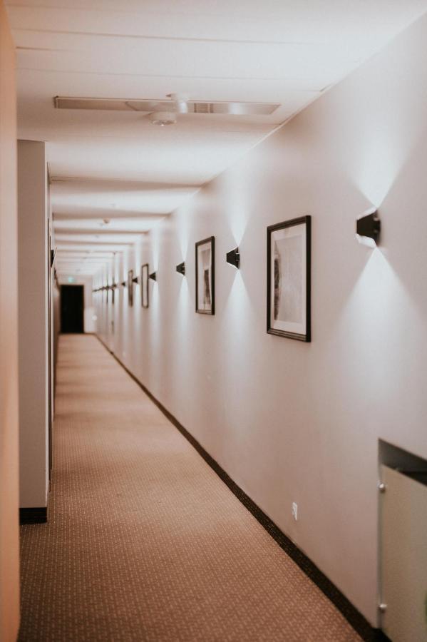 Iness Hotel Lodž Exteriér fotografie