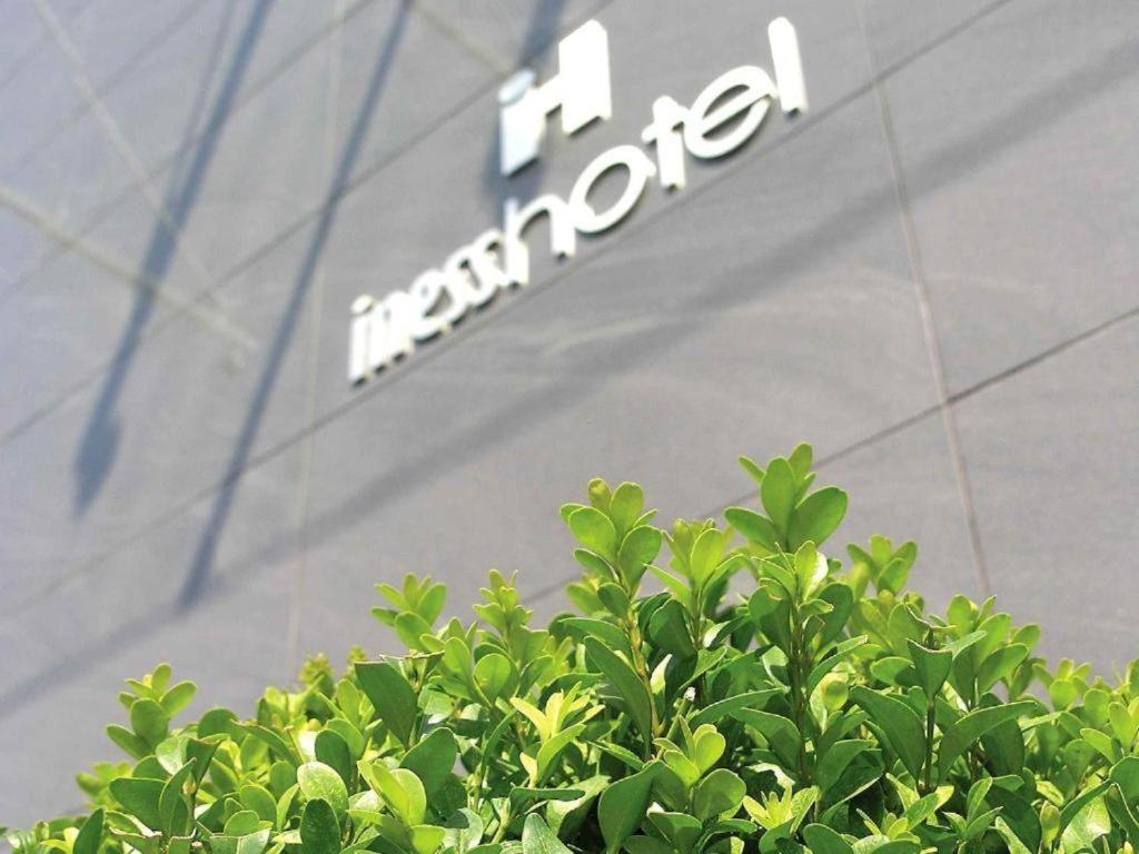 Iness Hotel Lodž Exteriér fotografie