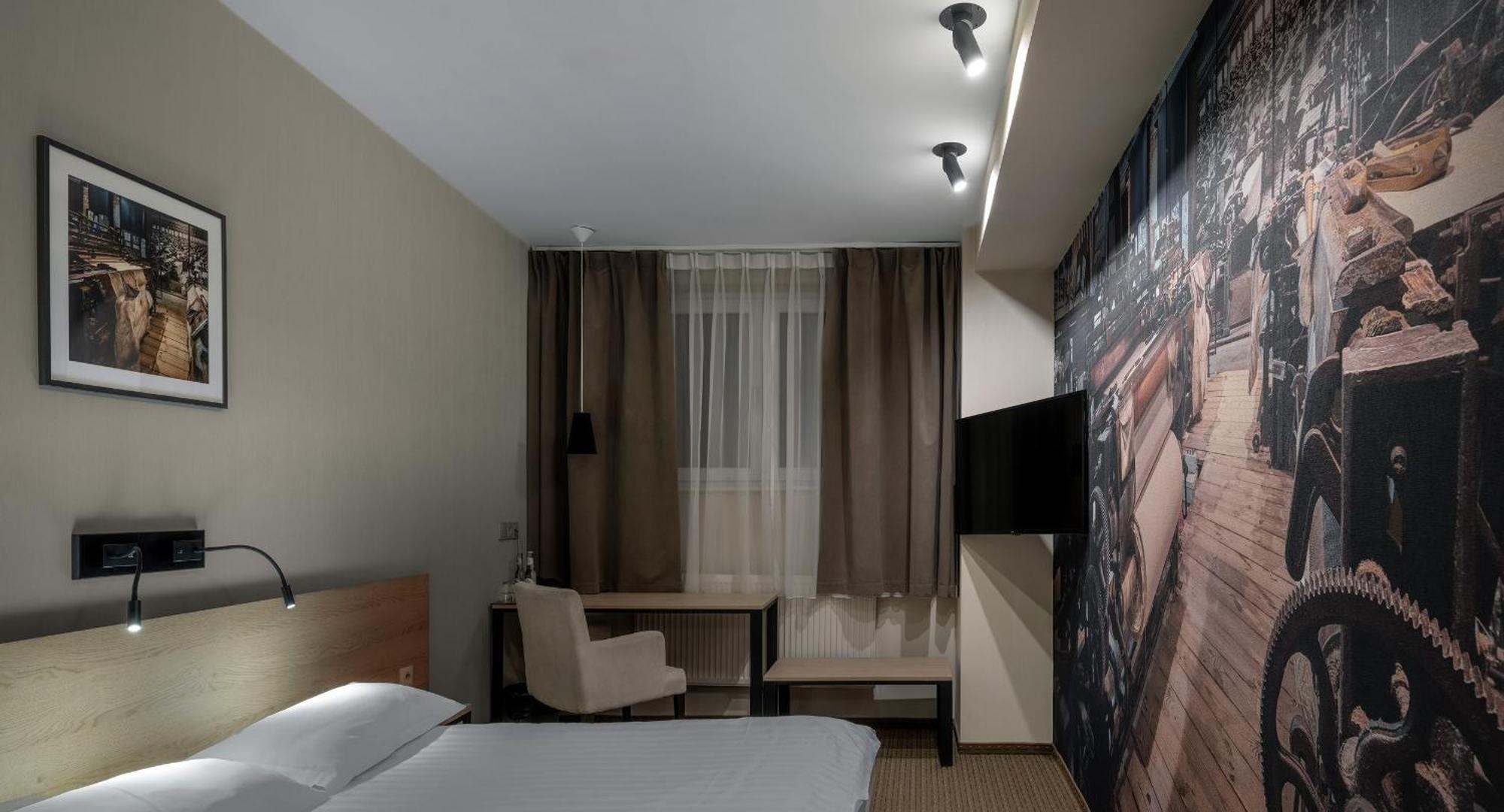 Iness Hotel Lodž Exteriér fotografie