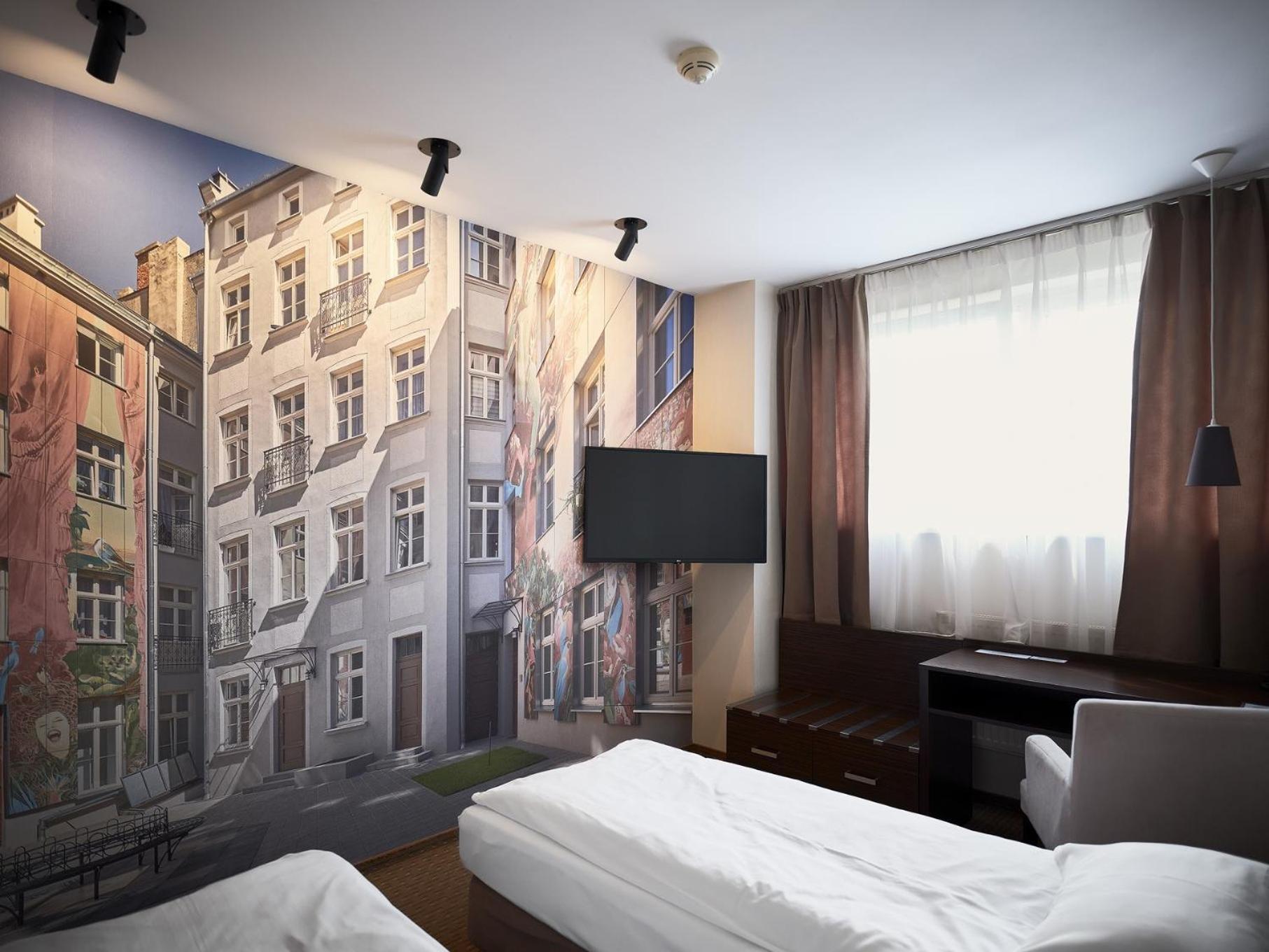 Iness Hotel Lodž Exteriér fotografie